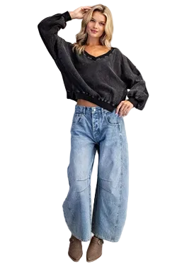 Slouchy Mineral Wash V-Neck Pullover Sweatshirt in Charcoal
