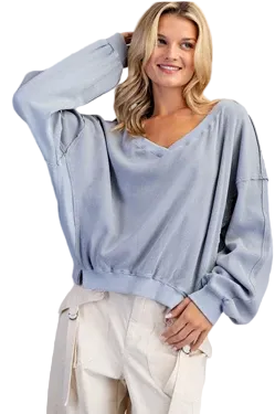 Slouchy Mineral Wash V-Neck Pullover Sweatshirt in Dusty Blue